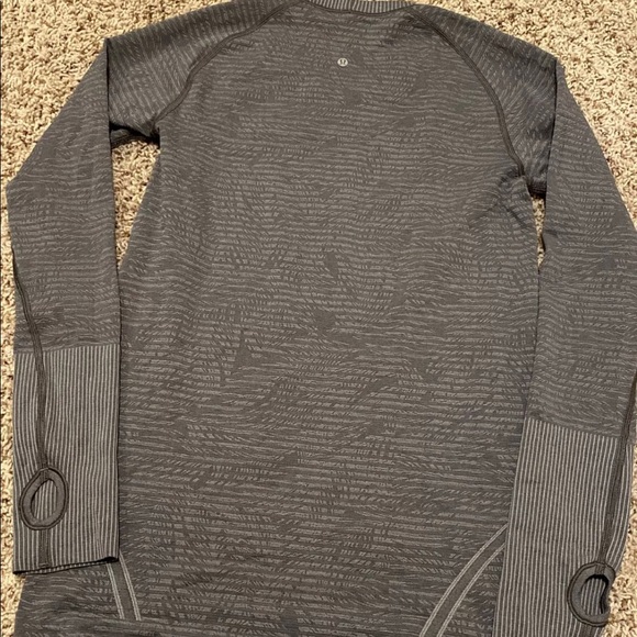 Lululemon Long Sleeve Top Grey - Picture 3 of 3